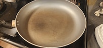 Frying pan in terrible not safe to cook with condition