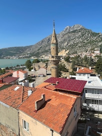 Lavabonun tıkalı olması sinir bozucuydu havluların temizliği pek iyi değildi