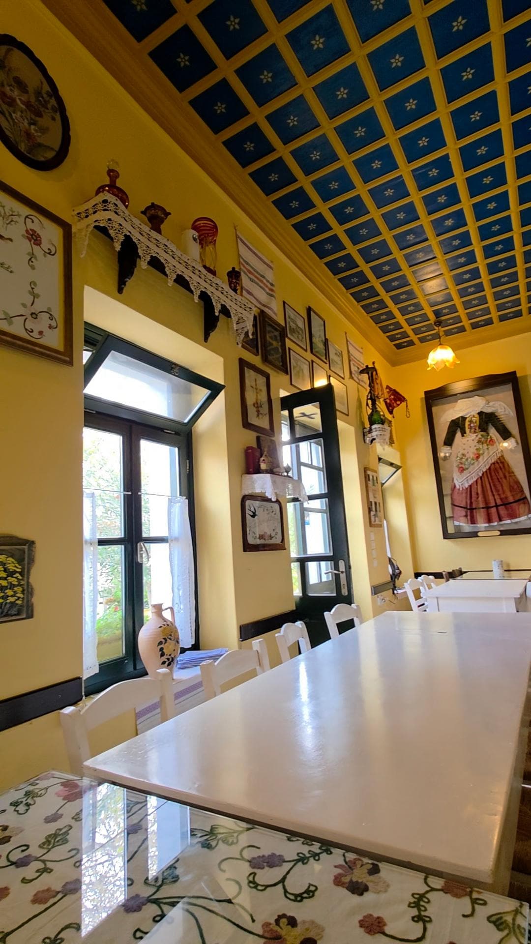 Taverna Platanos in Mylapotamos