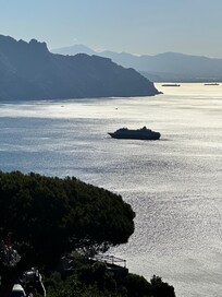Sunday morning cruise ship tendering in amalfi all day. We went in the following day