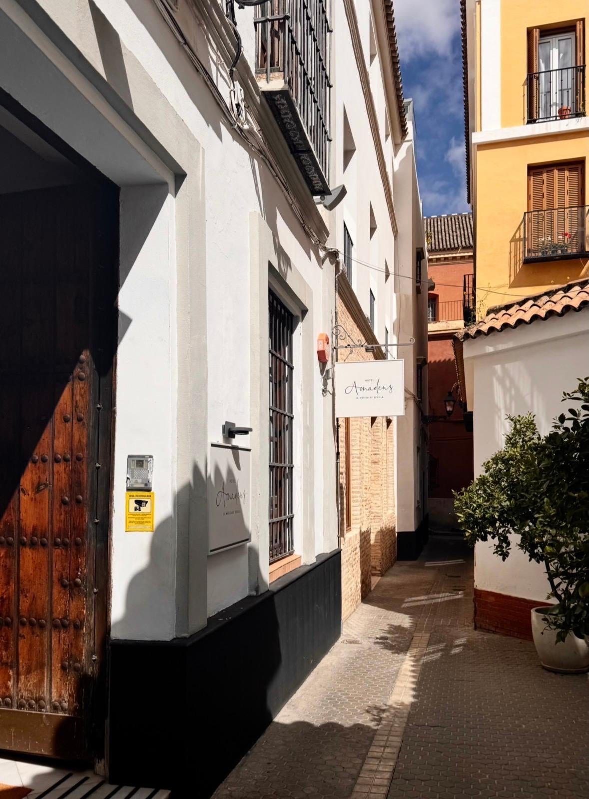 The small alleyway in which it can be found, if travelling by taxi, it will drop you off at the end.