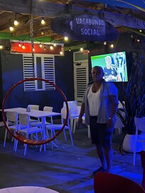 Convenient bar/restaurant