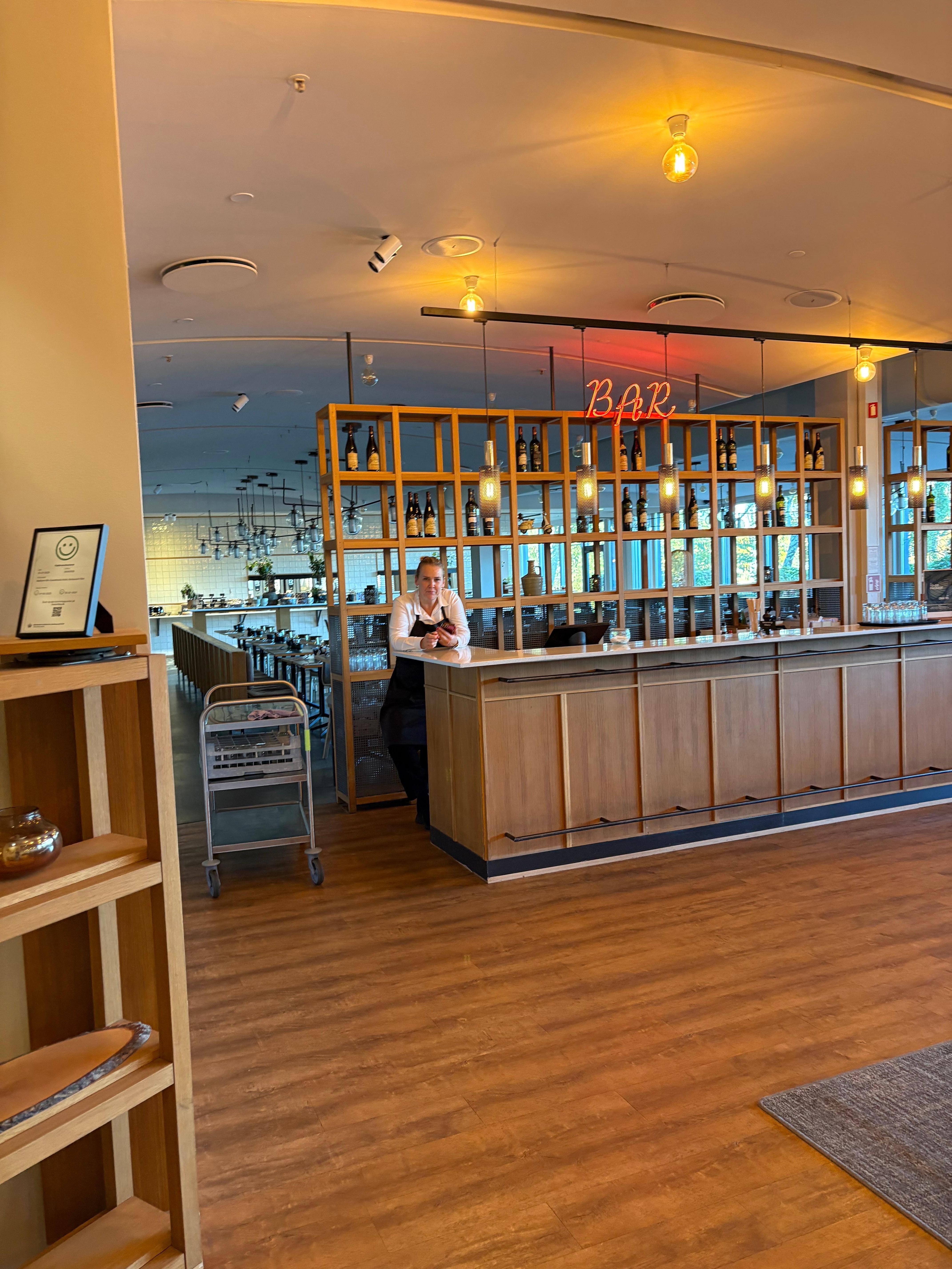 The buffet breakfast served each morning is fabulous with specialty coffees and locally sourced food. 