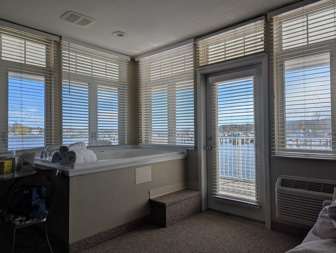 Jacuzzi in the downstairs corner rom