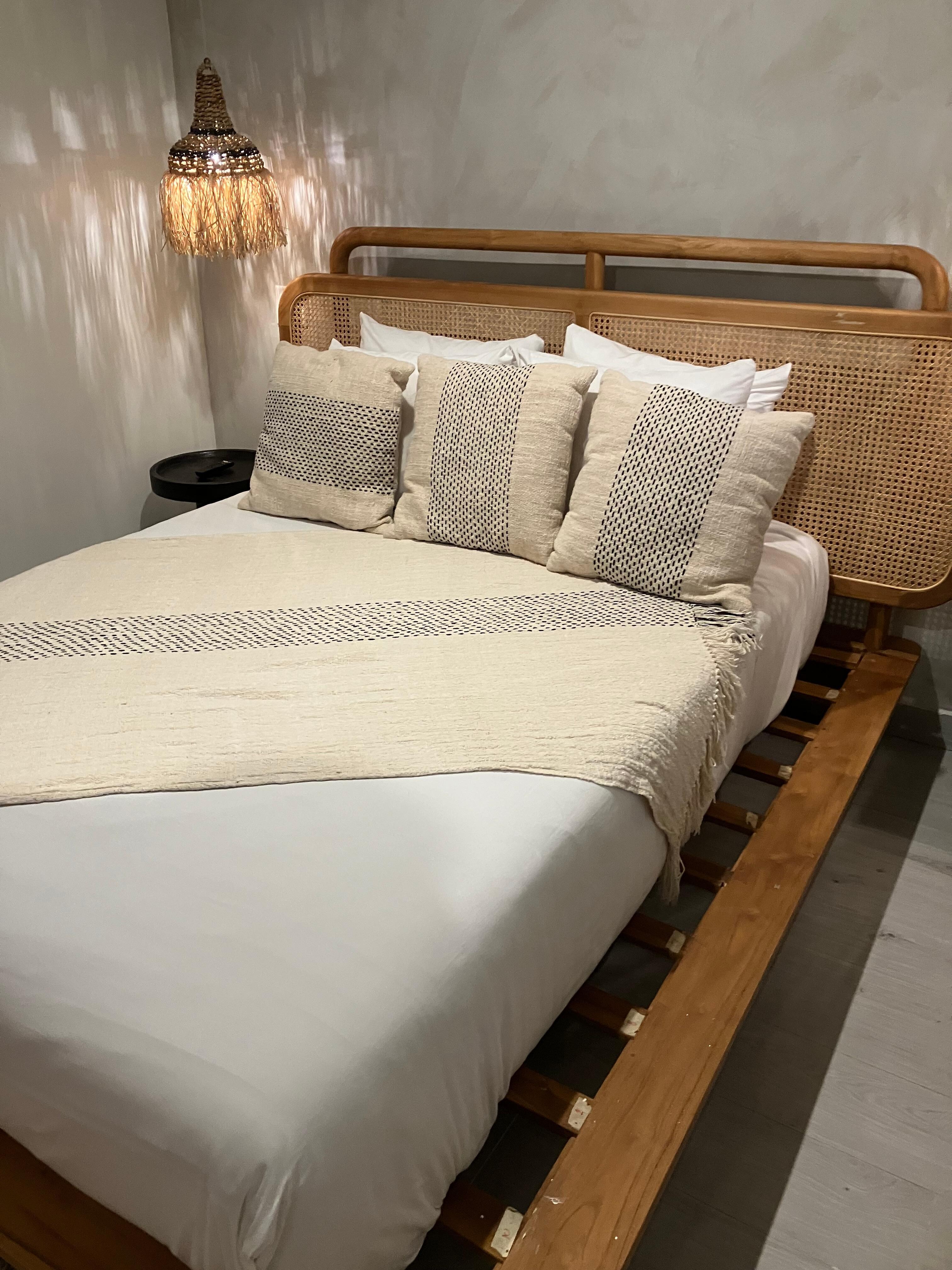 Queen room