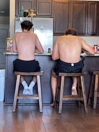 Counter with 4 stools for 6 people