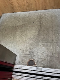 Elevator floor