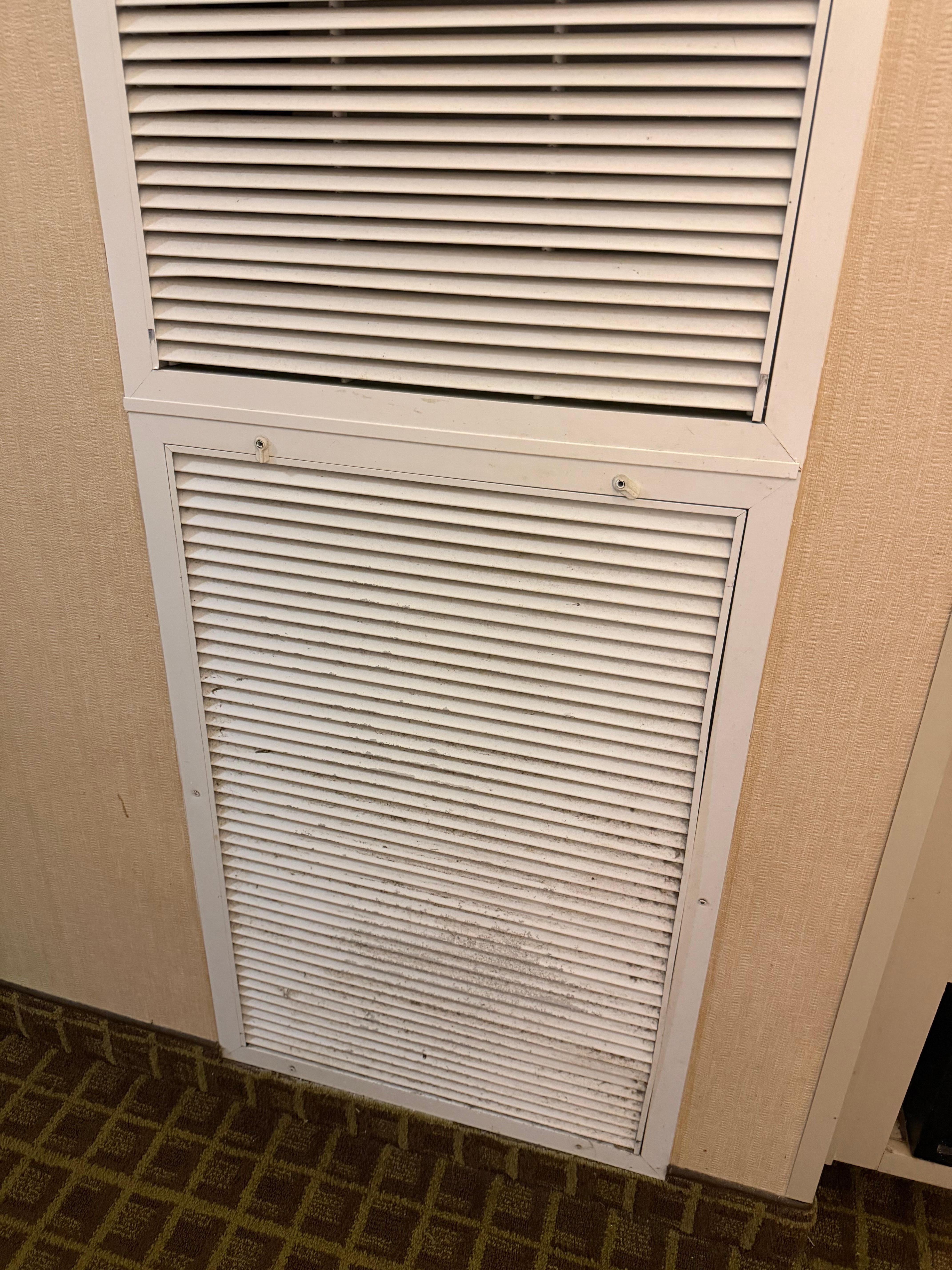 The AC vents had dust and dirt stuck to them