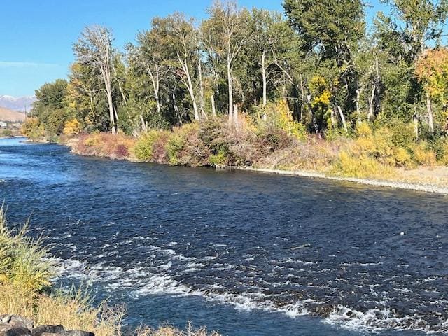 Yakima River next to Hotel