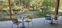 Terrasse derrière avec acces au lac