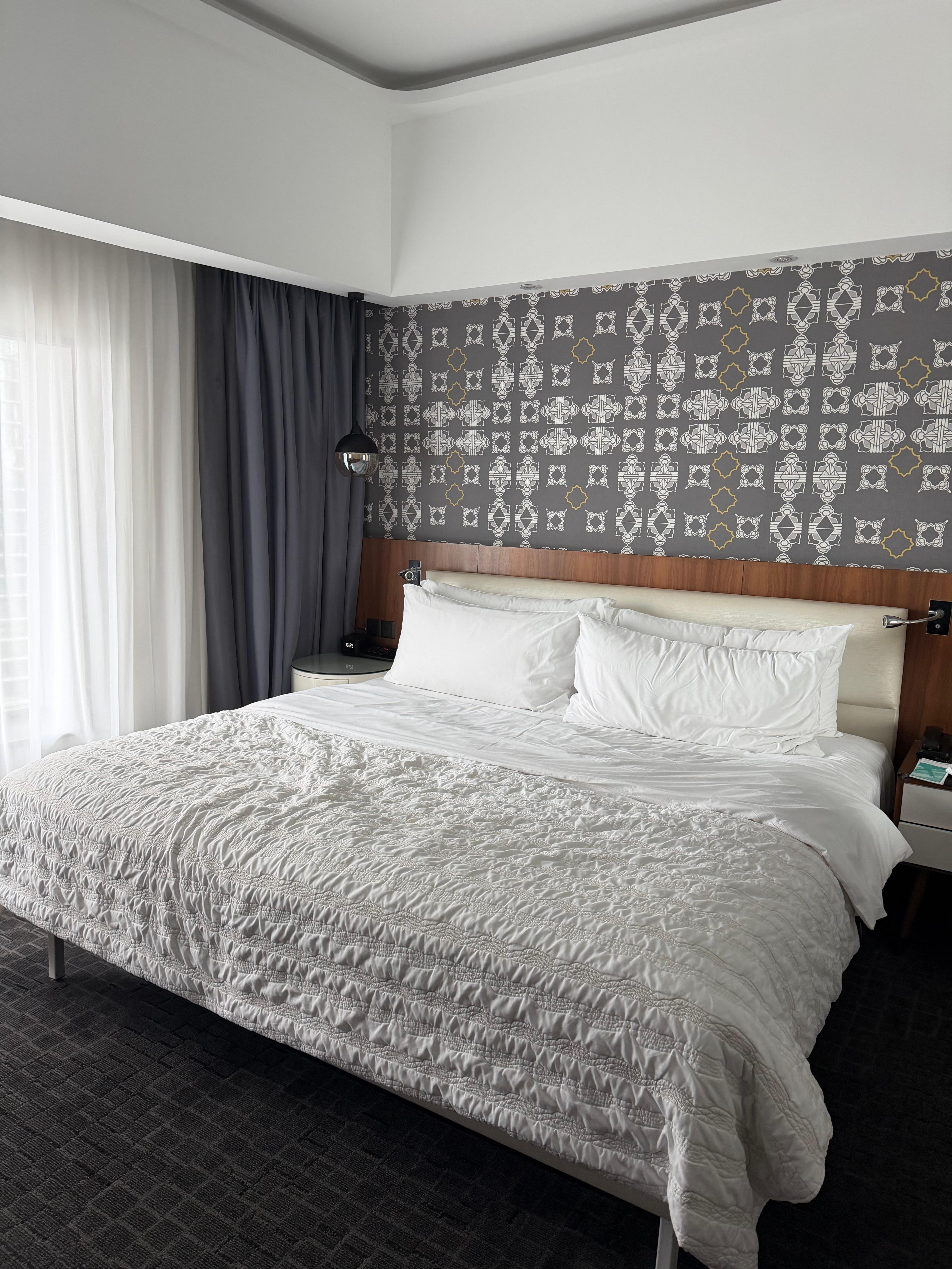 Would love to know where they get their bed linen from. 