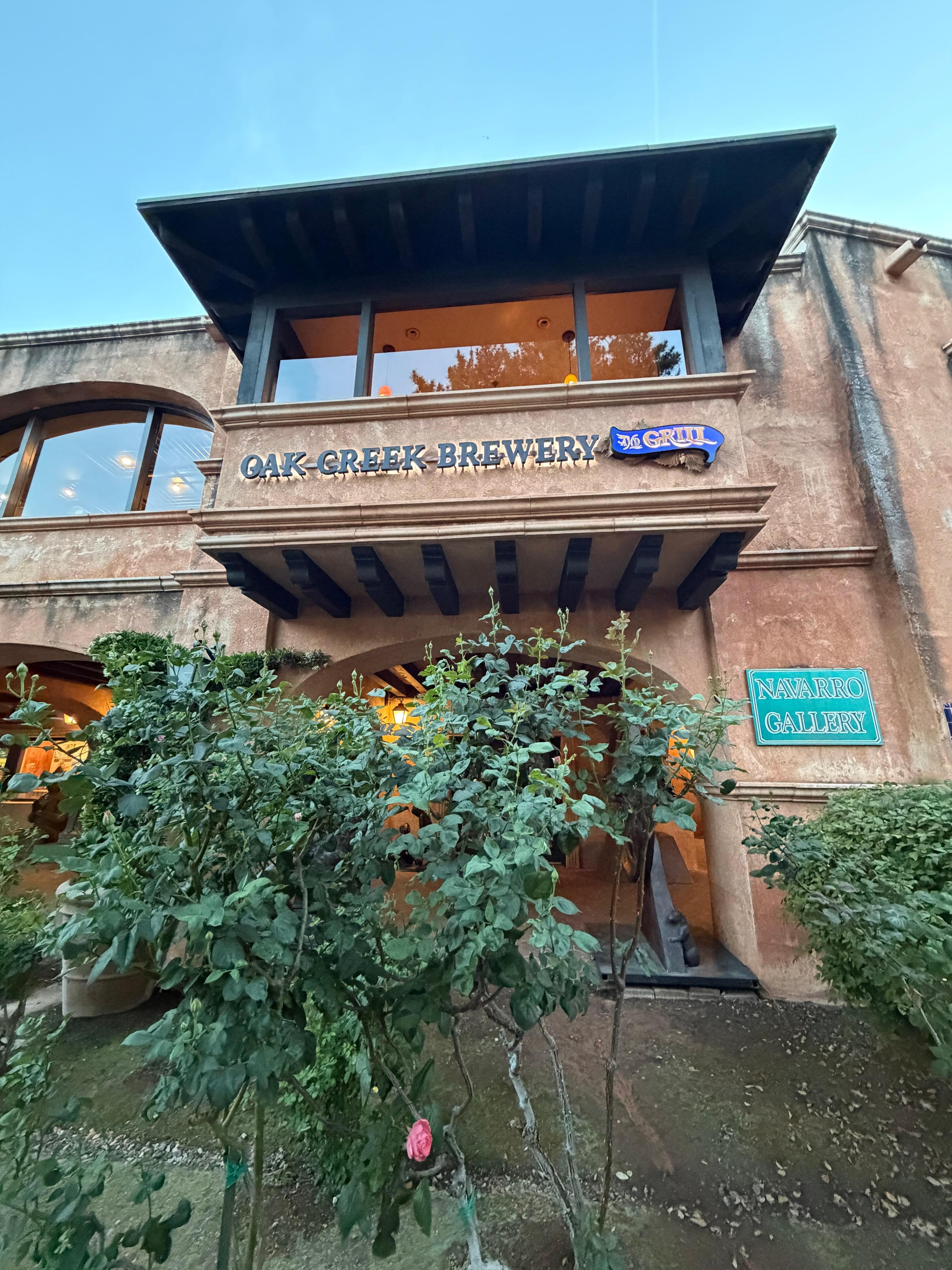 You get 10% discount of your total bill at this restaurant upon checking in at the hotel 