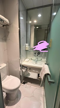 轉個身都有困難