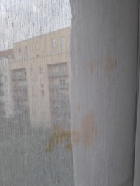 Rideaux plein de tâches