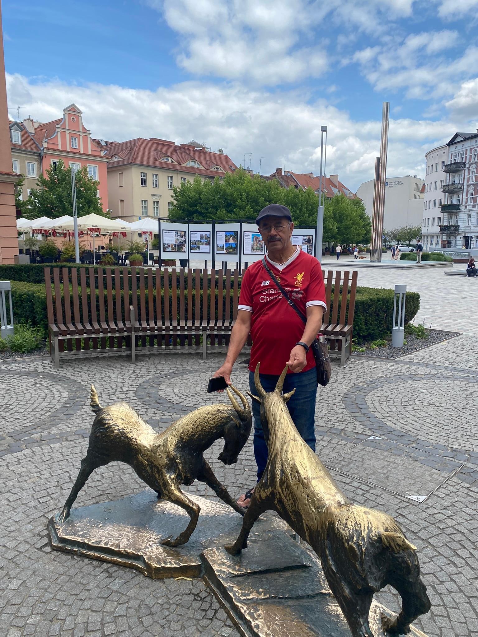 The square in the front of the hotel. Beautiful.