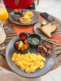 The food was wonderful. I had breakfast every day of my stay and I was not disappointed at all! On my next stay in the future Iâm going to make sure I have lunch and dinner !