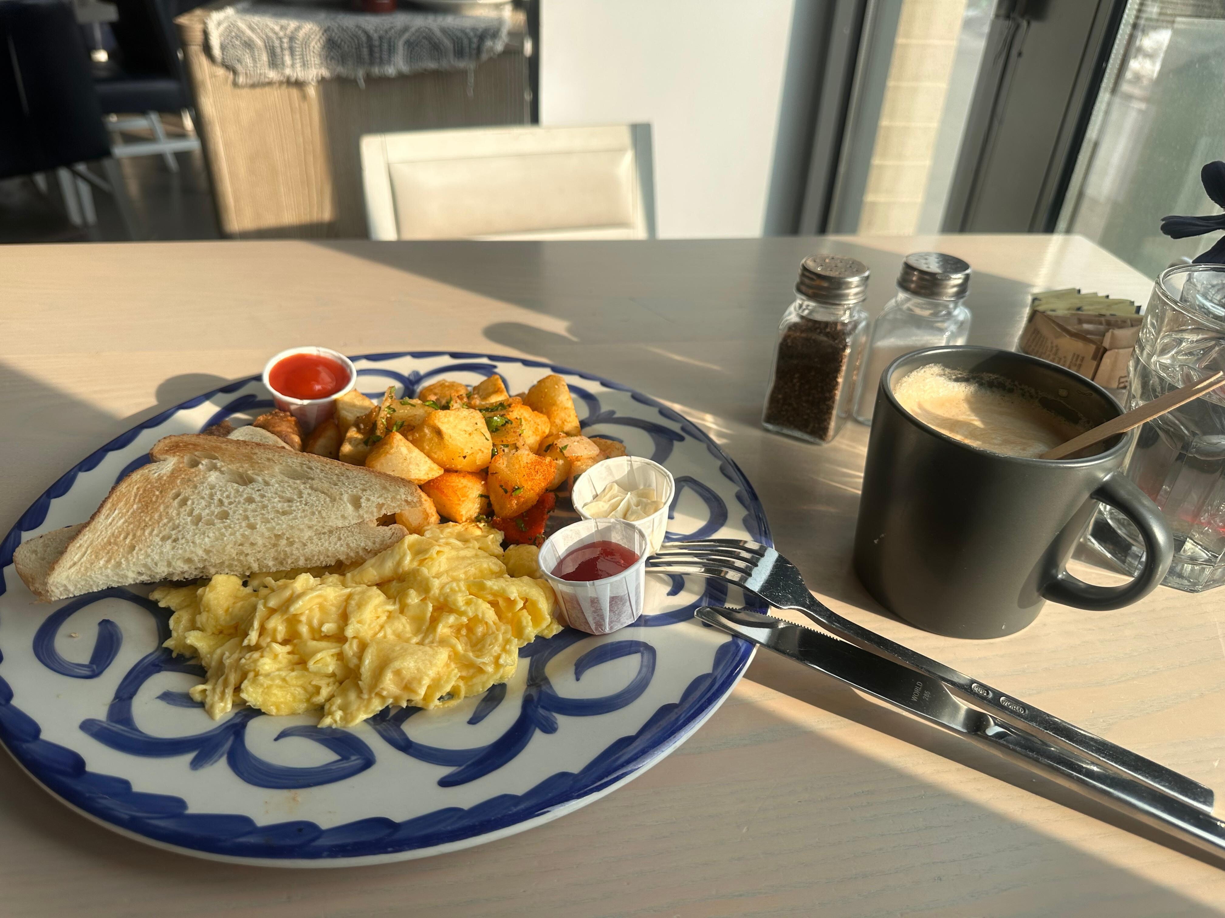 Breakfast was delicious.