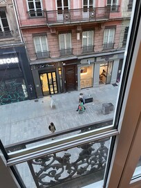 Nice view to street with well sound insulation