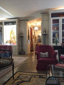 Upstairs sitting room into hallway