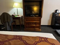 The furnitures were broken I have to take a picture do I will not be charge.