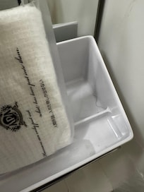 備品盒有體毛?!🤮
