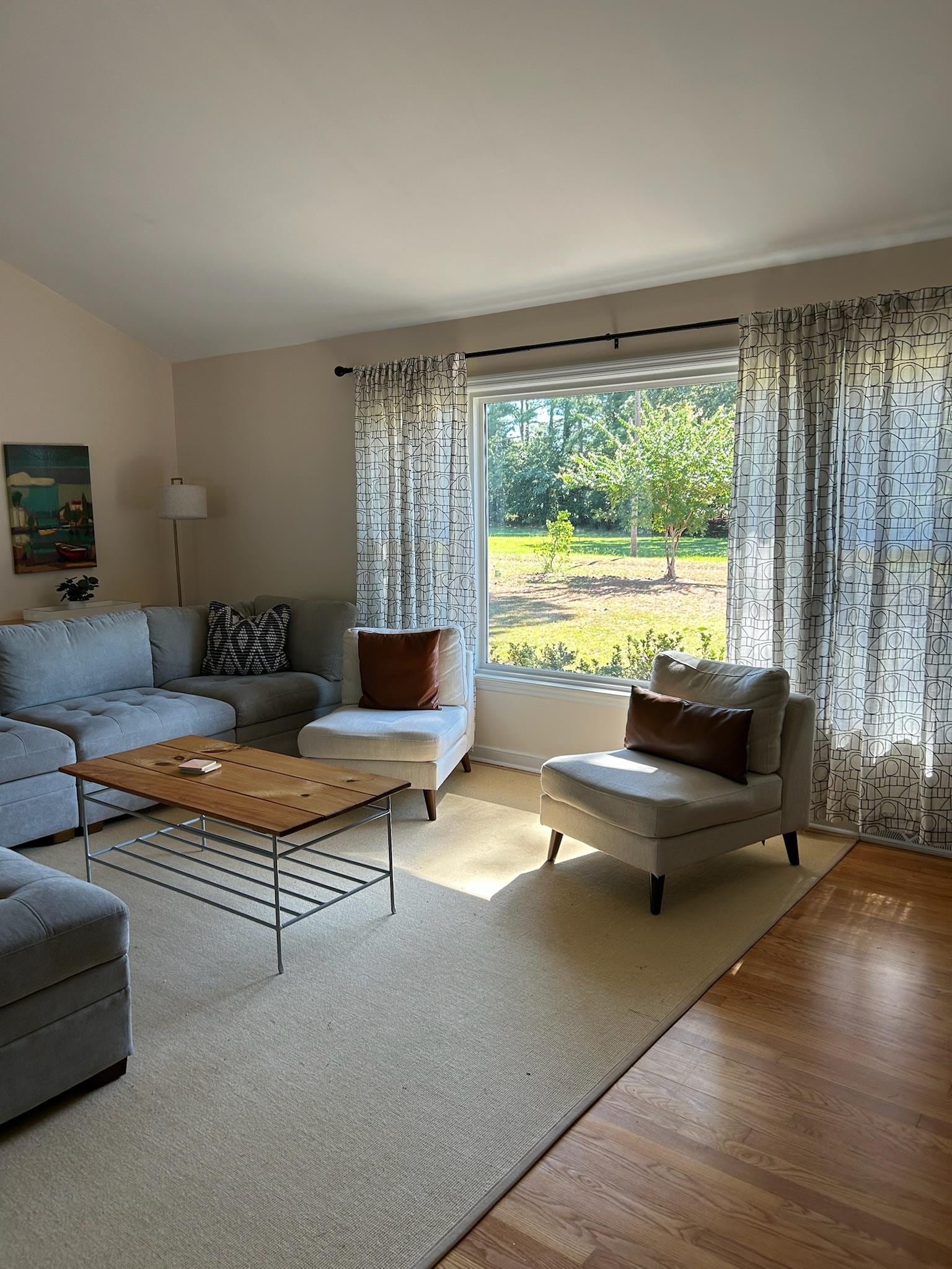 Beautiful decor and plenty of room.