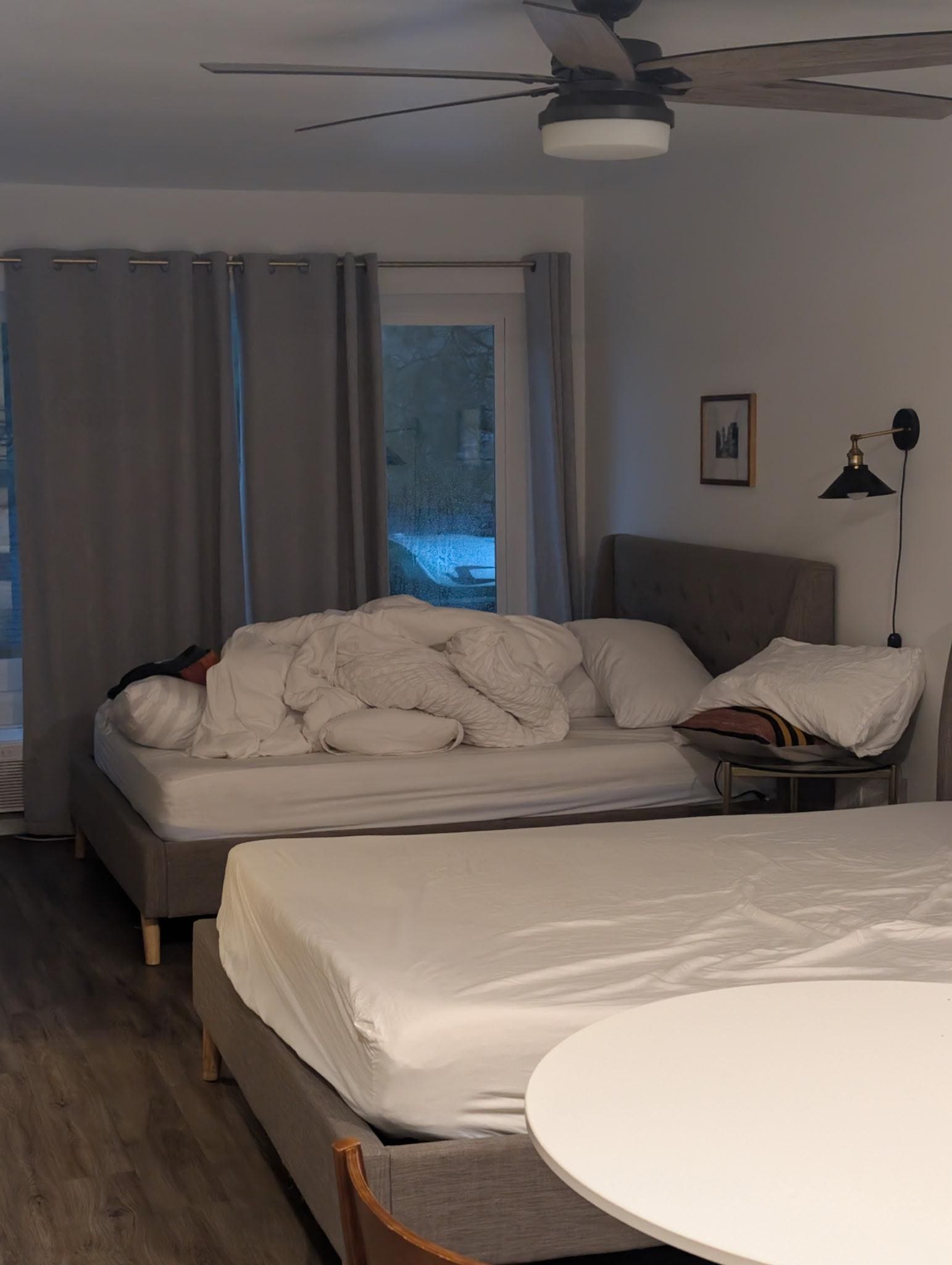 Bed isn't even made and I understand being busy during the holidays but only 1 person to clean isn't enough. 