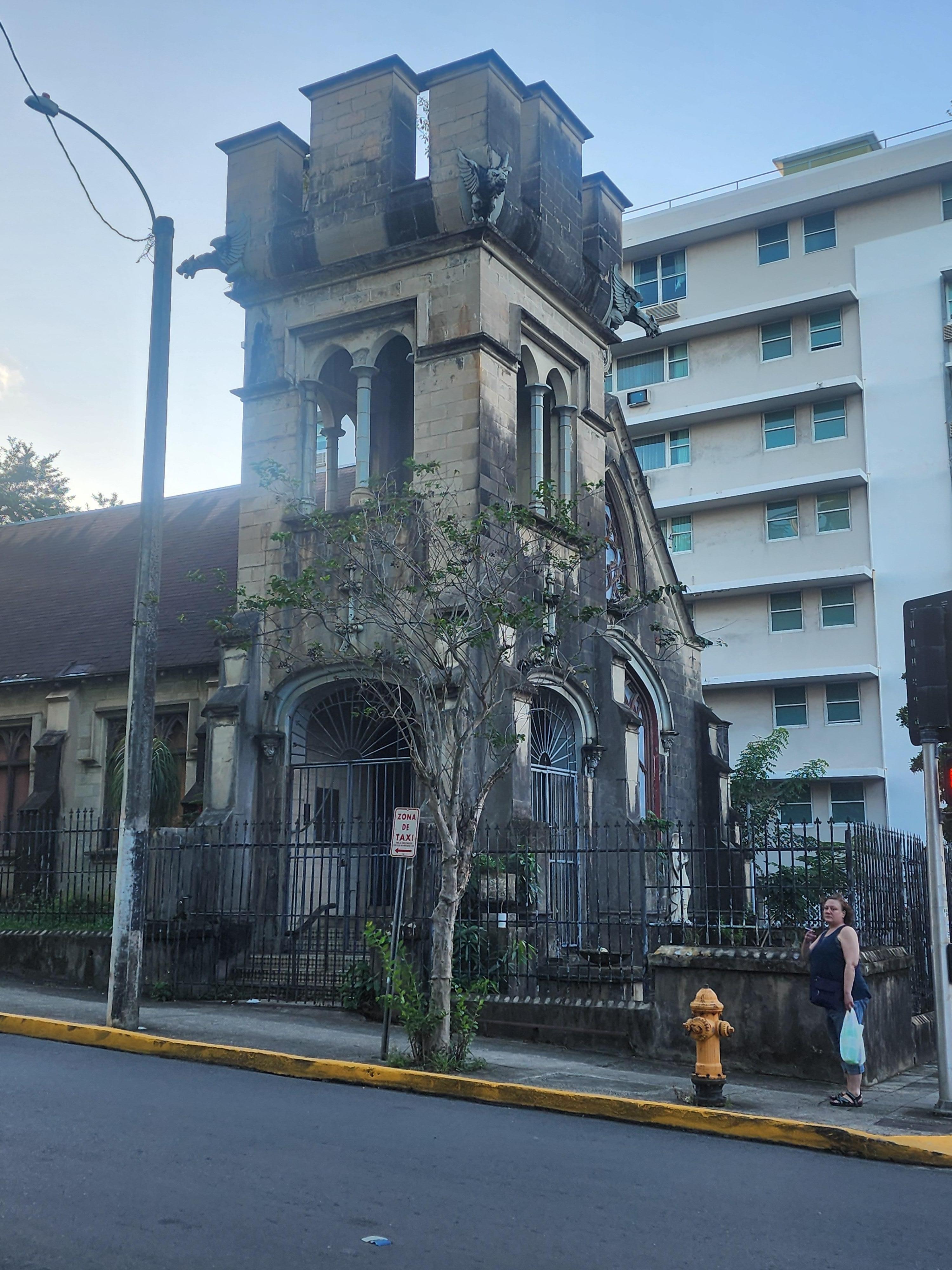 Church next to the hitel