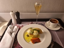 A scrumptious, classy breakfast too!!! 😍