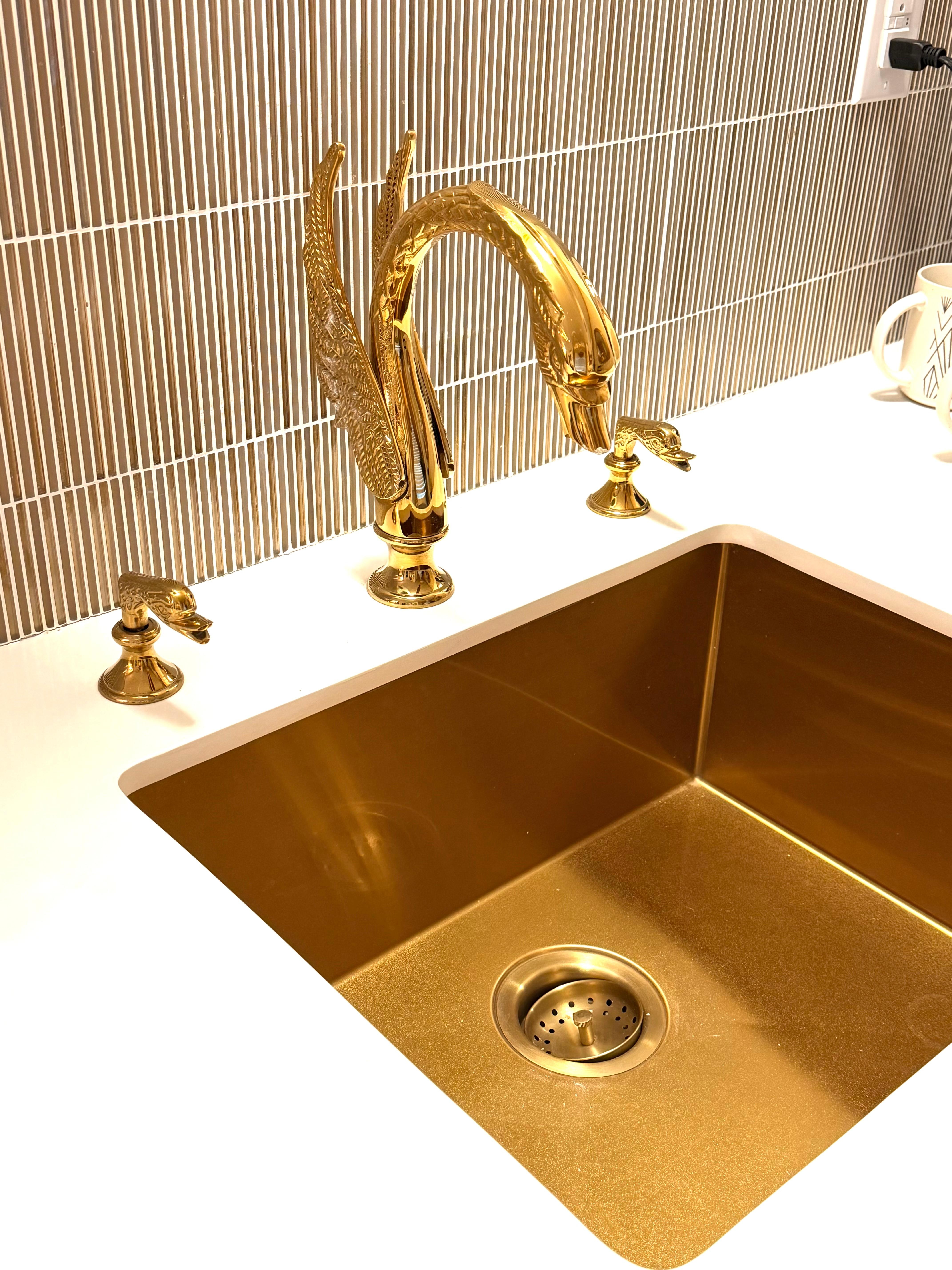 Kitchenette with incredible faucets