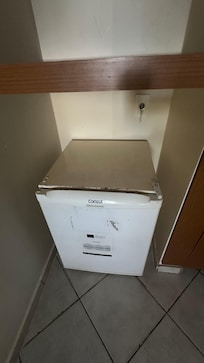 Frigobar todo enferrujado