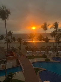 Great sunset views from Lanai