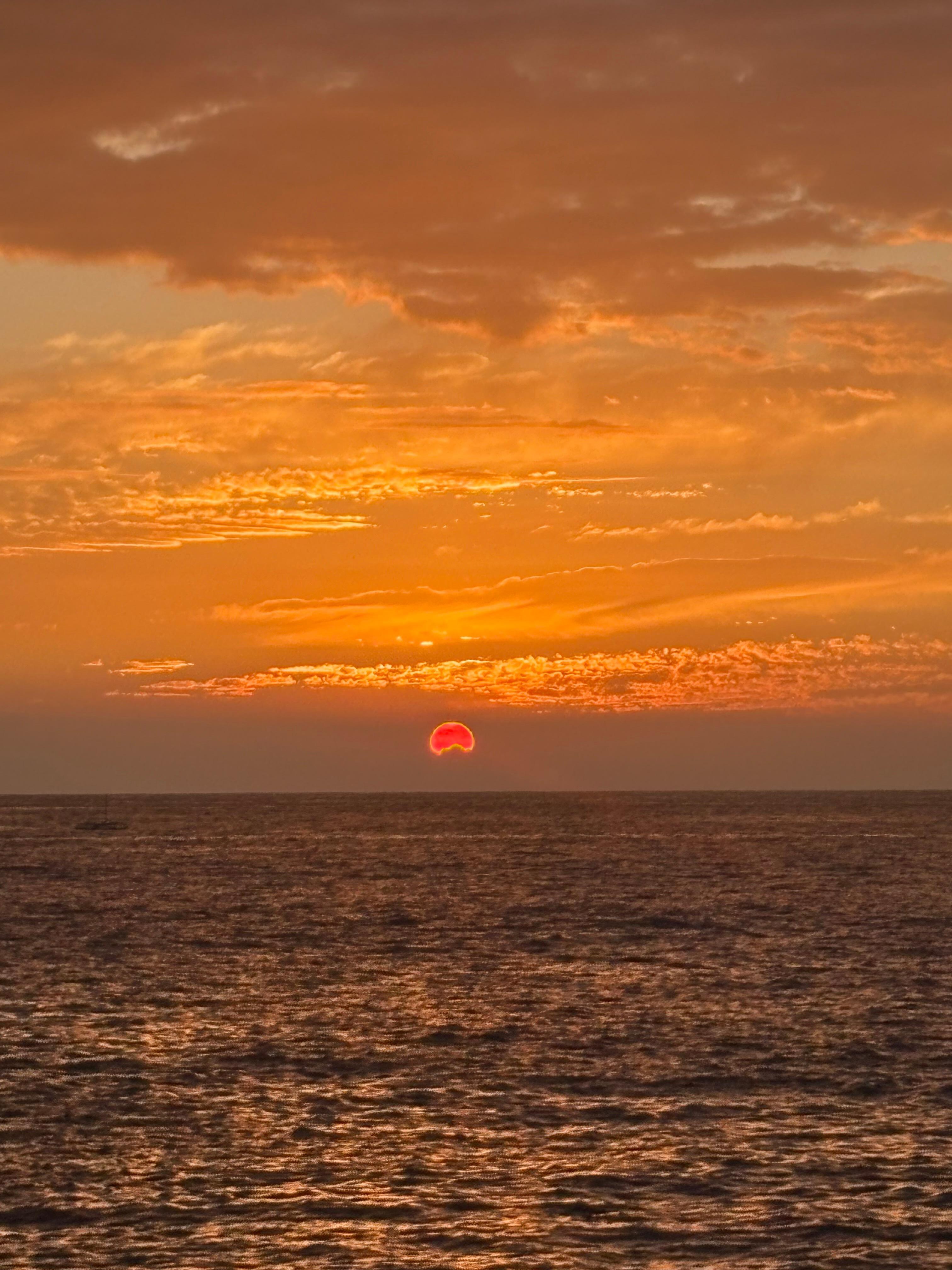 Sunset at the condo (Casa de Emdeko).
