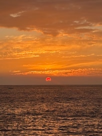 Sunset at the condo (Casa de Emdeko).