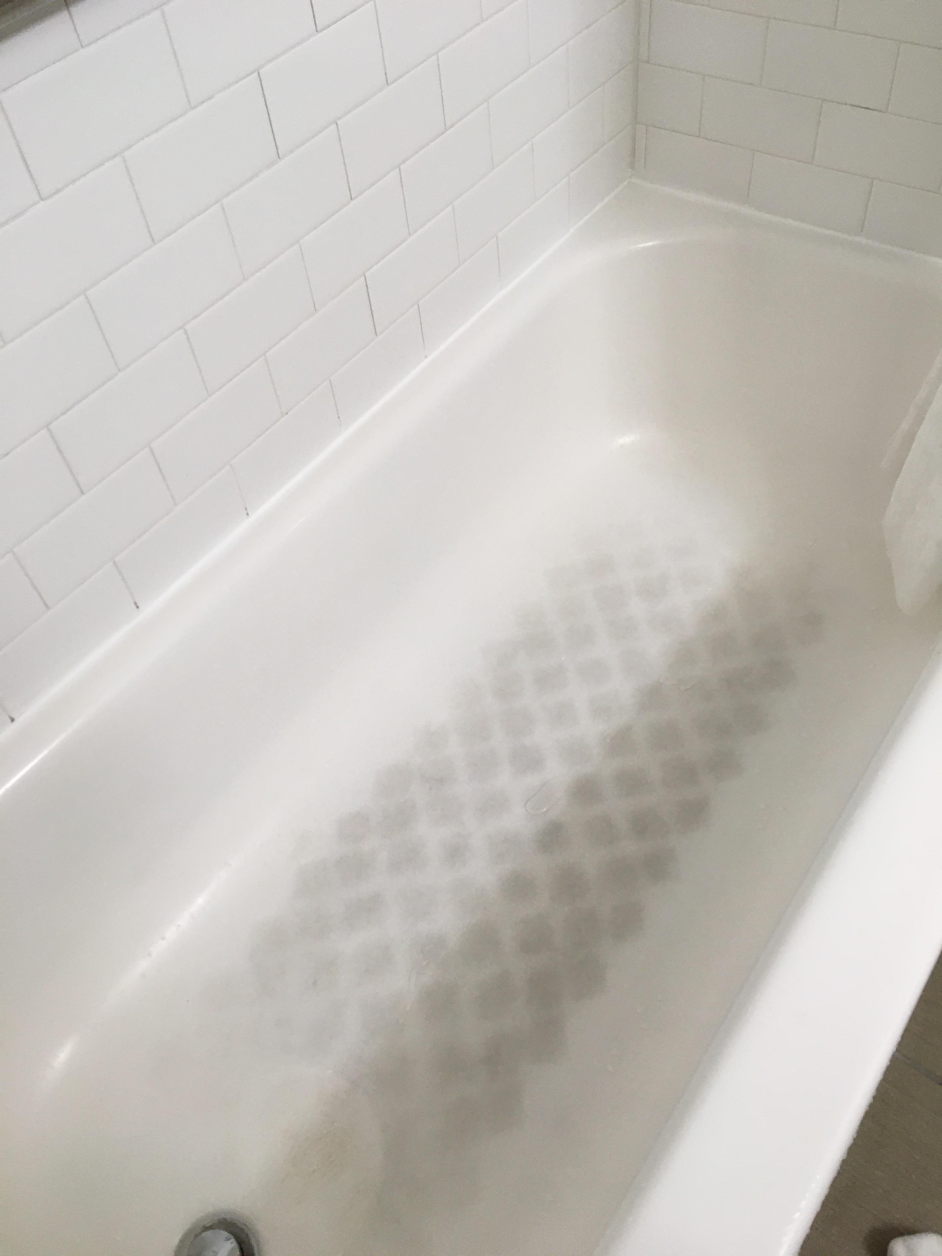 Dirty tub bottom