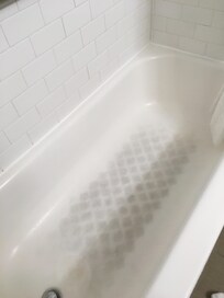 Dirty tub bottom
