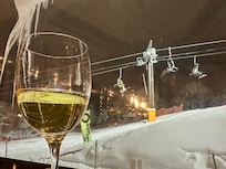 A great wine list to enjoy watching the night skiing