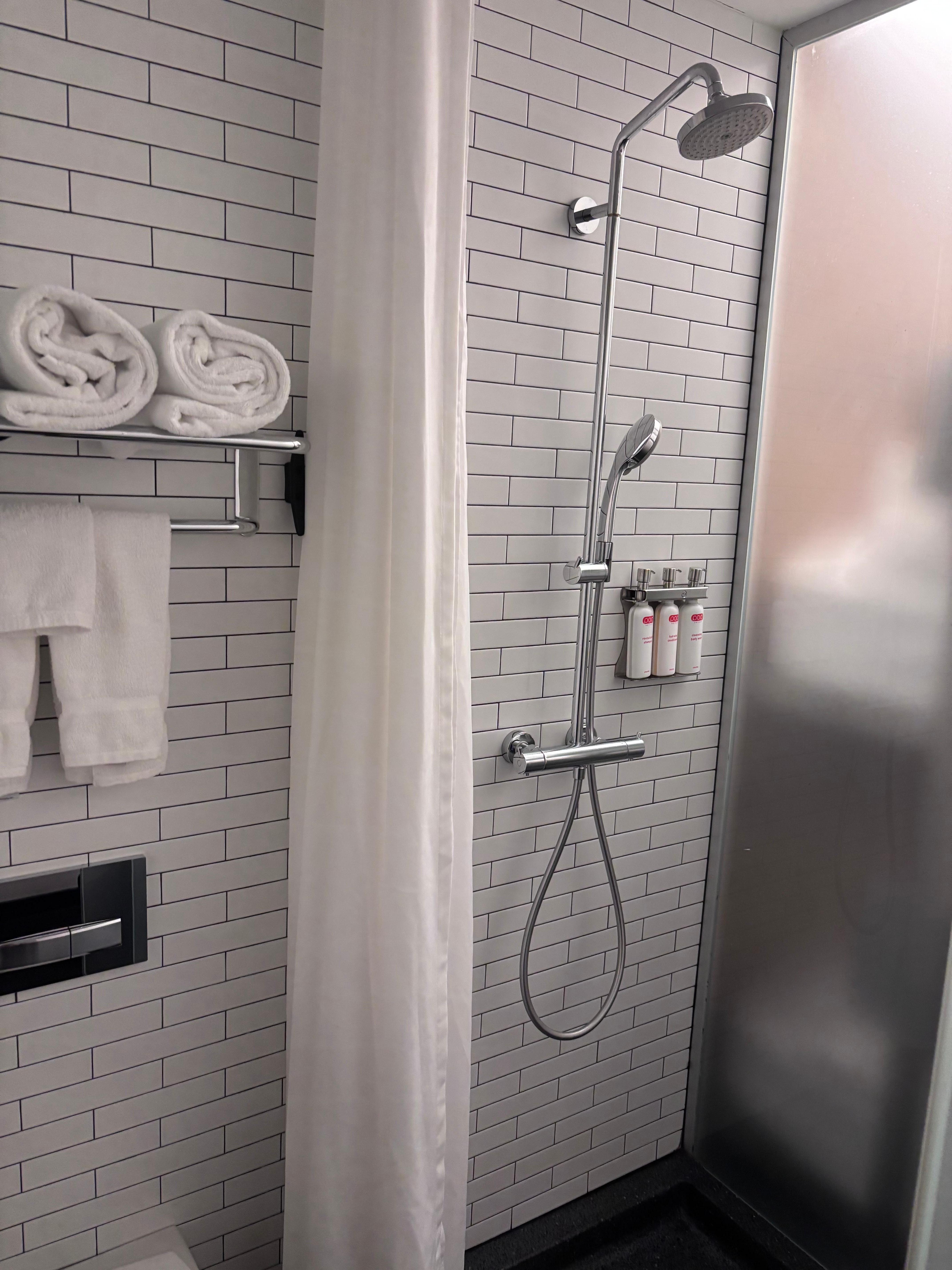 Bathroom / Shower