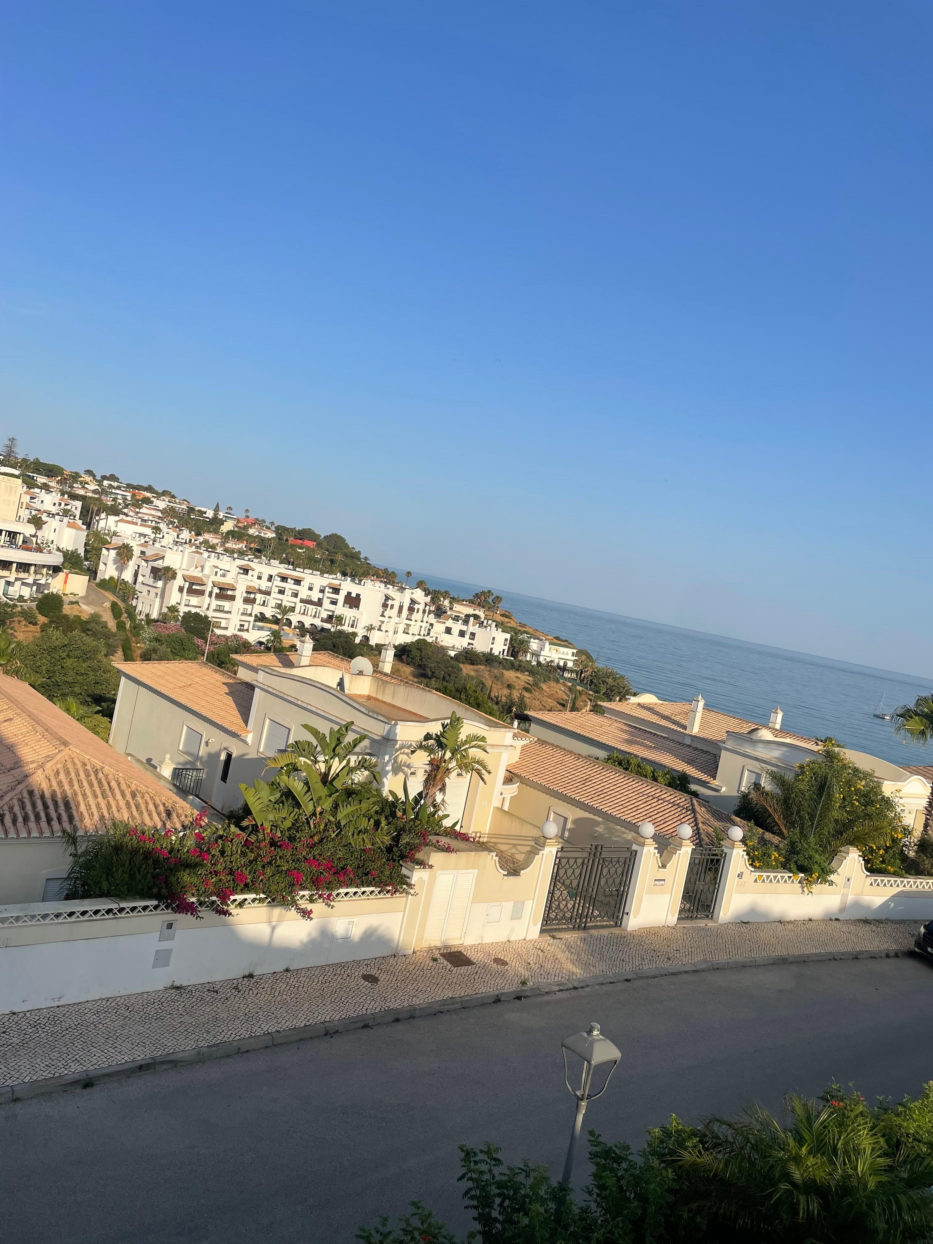 Blick vom Balkon. Das Meer ist 5 min entfernt.