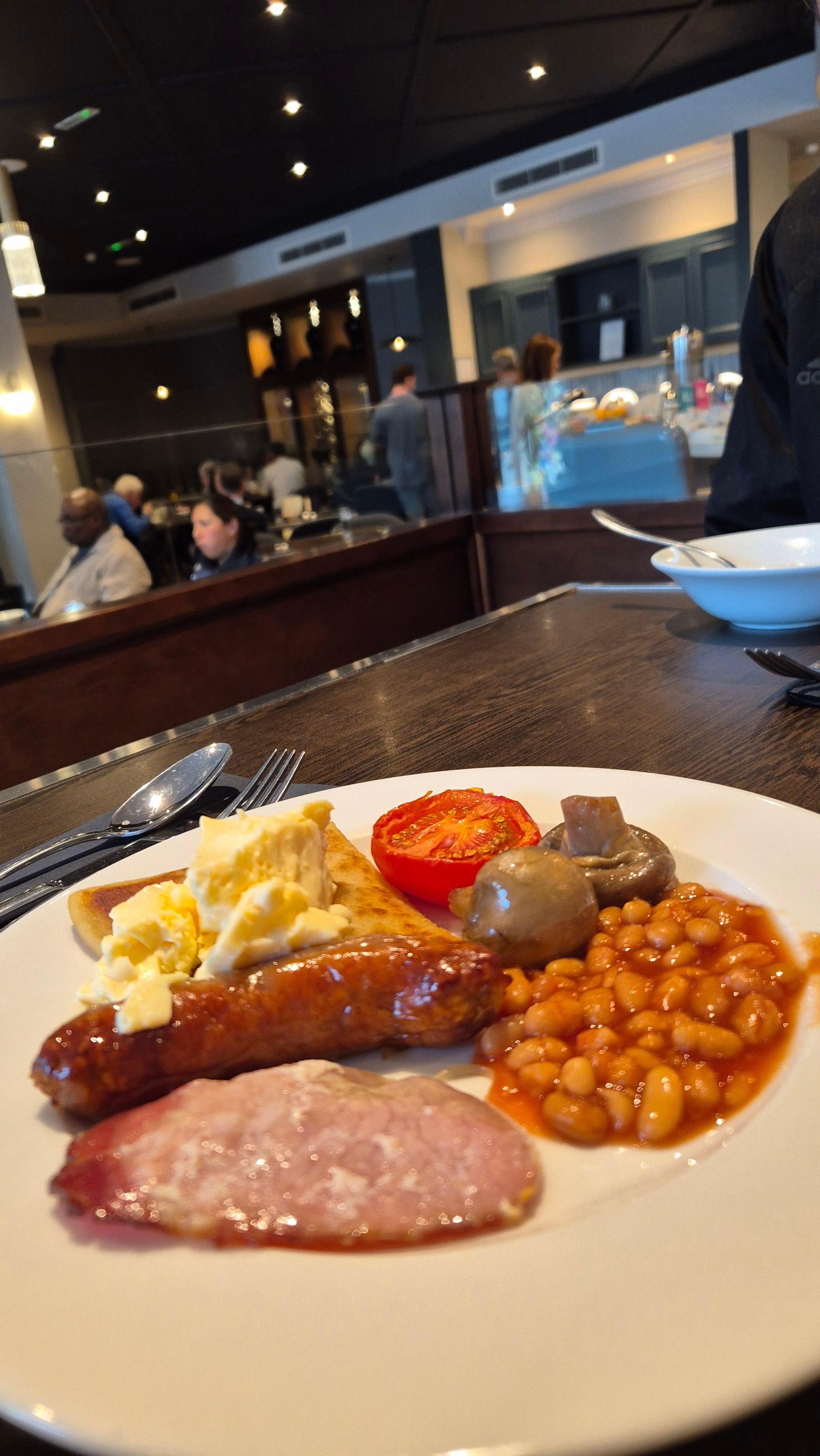 Great choice for breakfast  buffet and offers cooked breakfast.