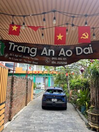 Front entrance to property