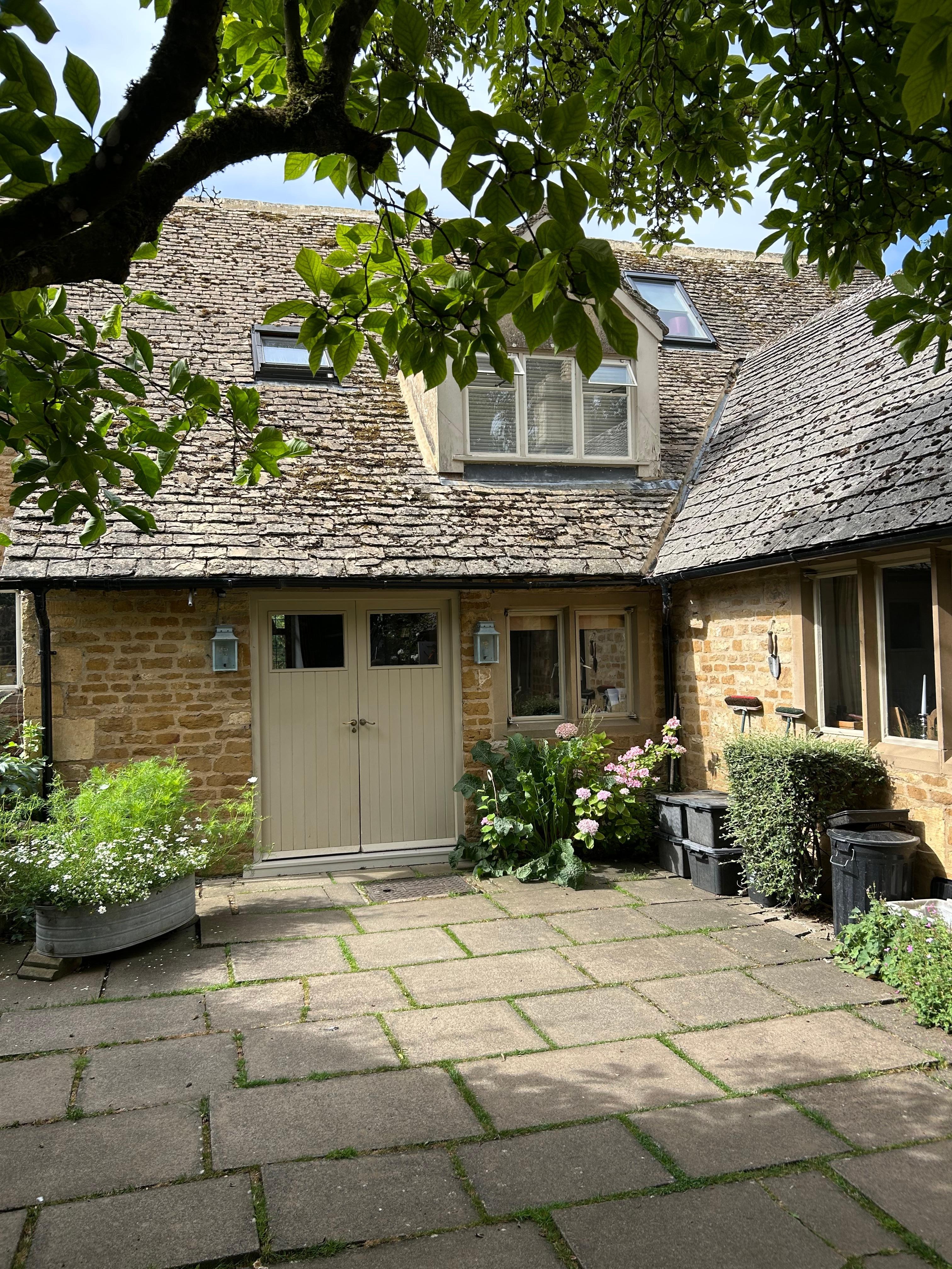 B & B courtyard 