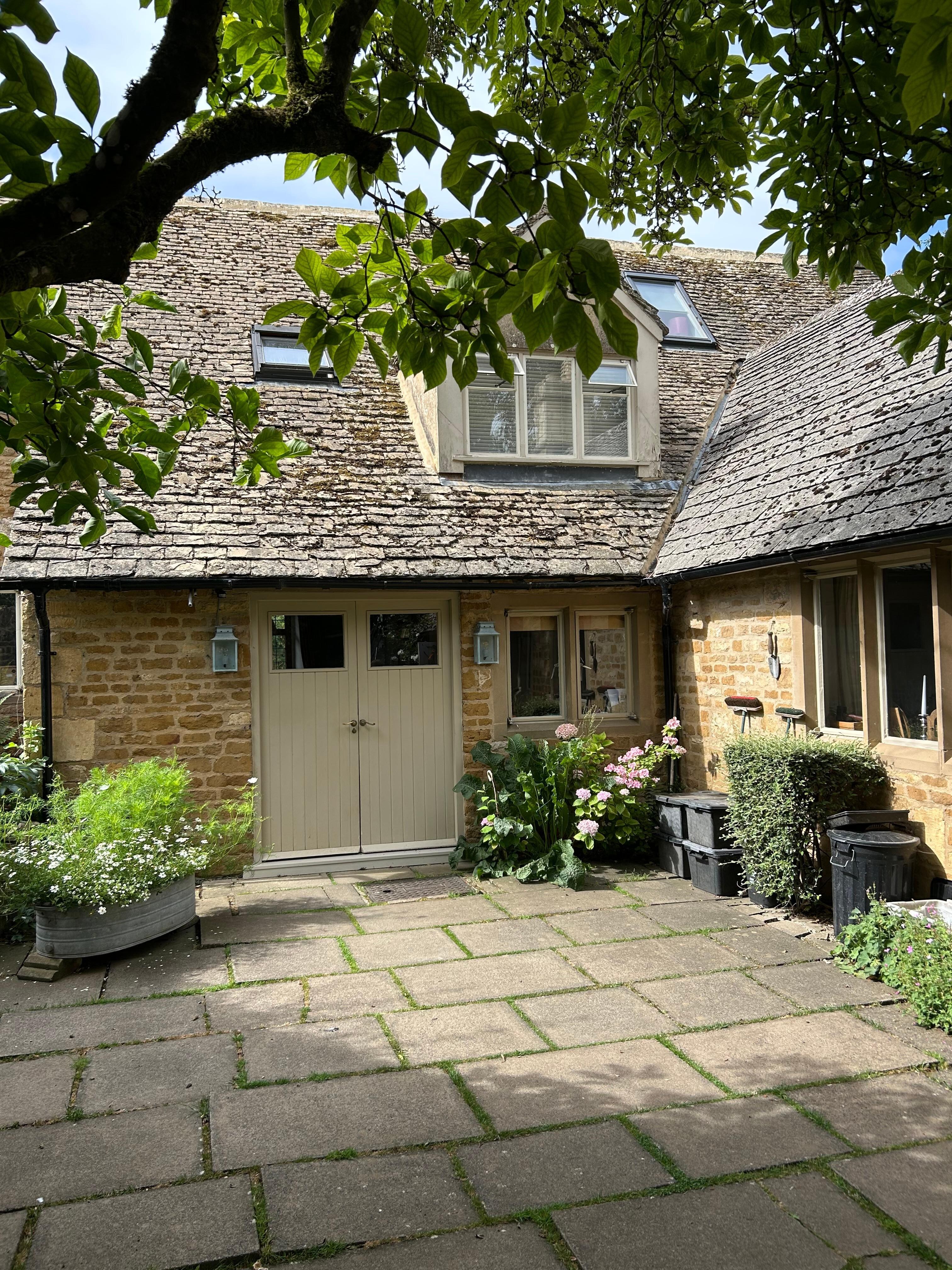 B & B courtyard 