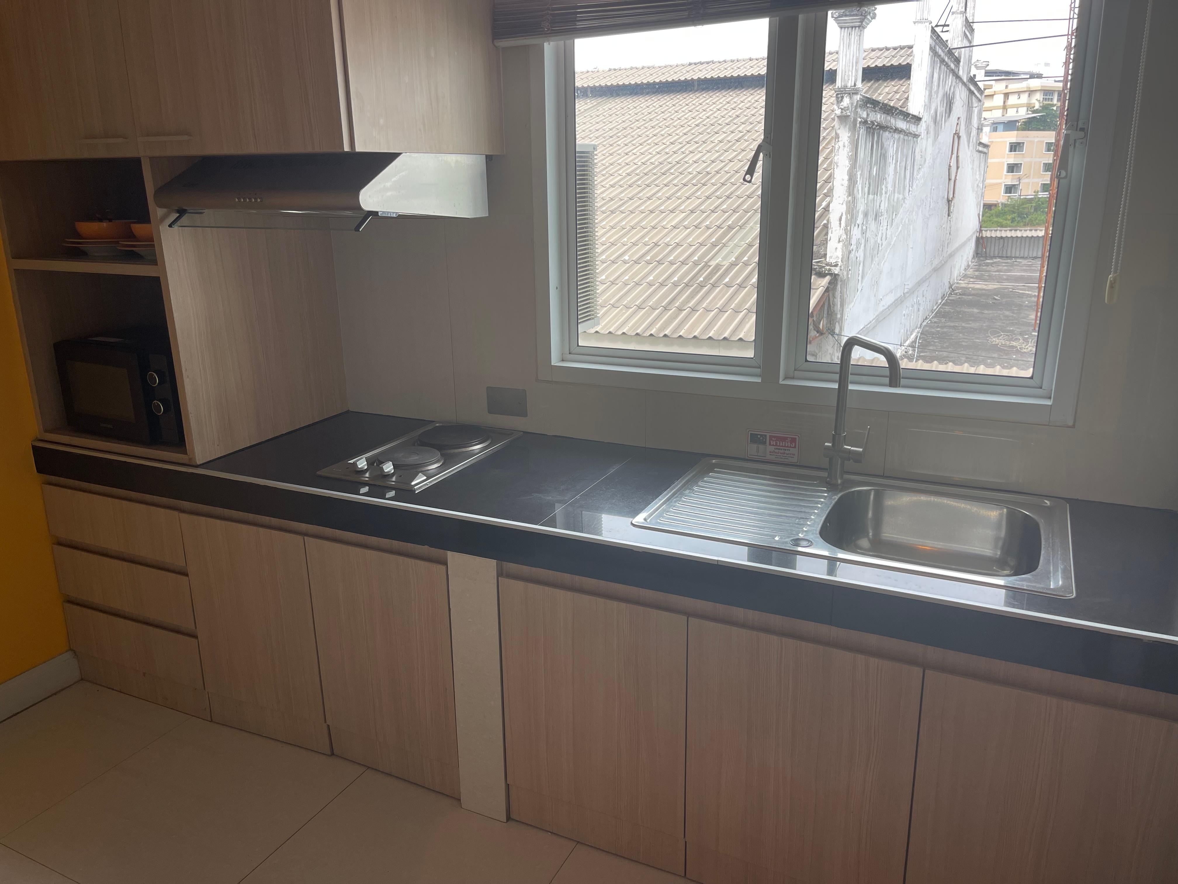 Cuisine avec grand frigo