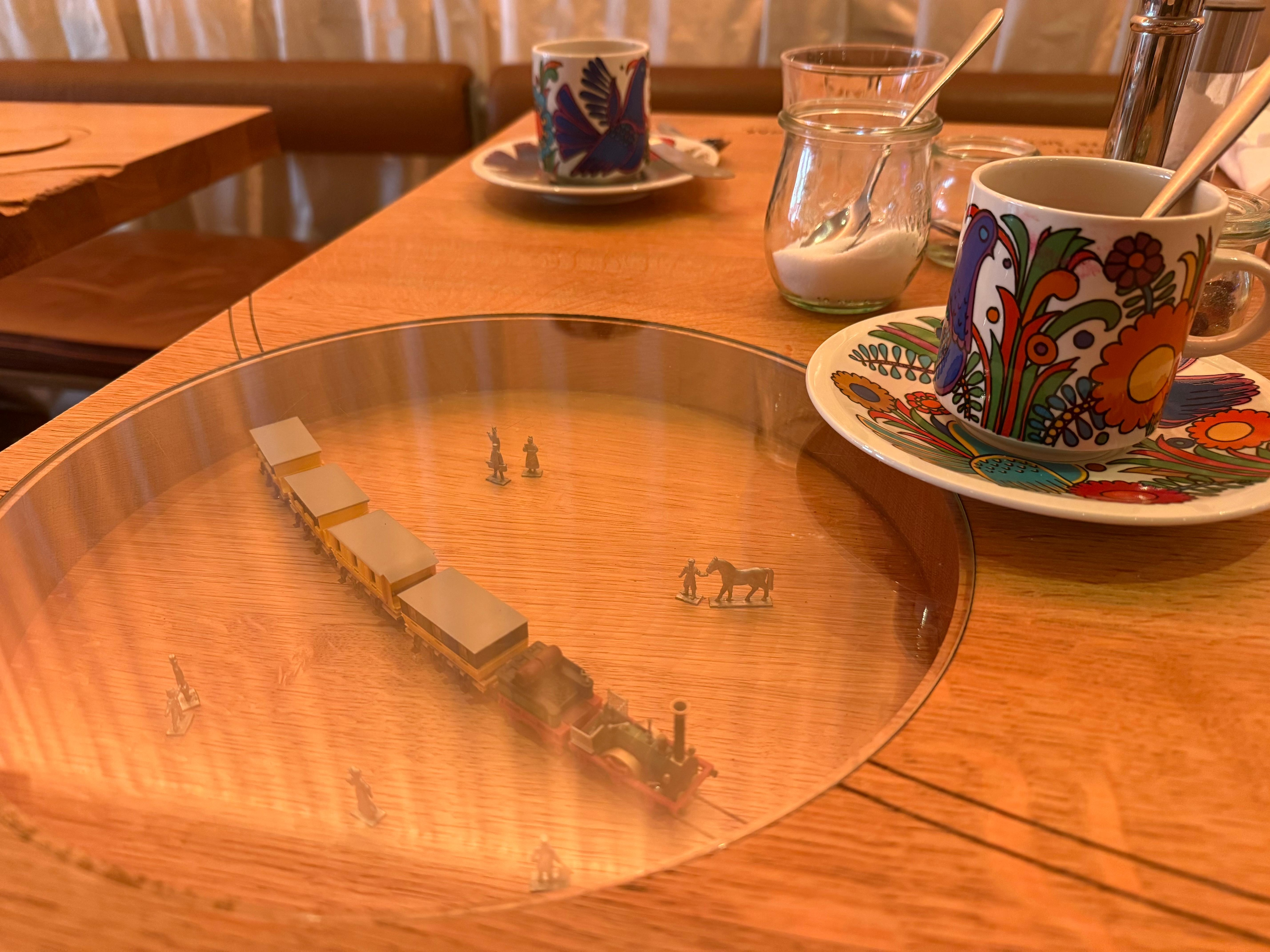 Cute dishes !!!