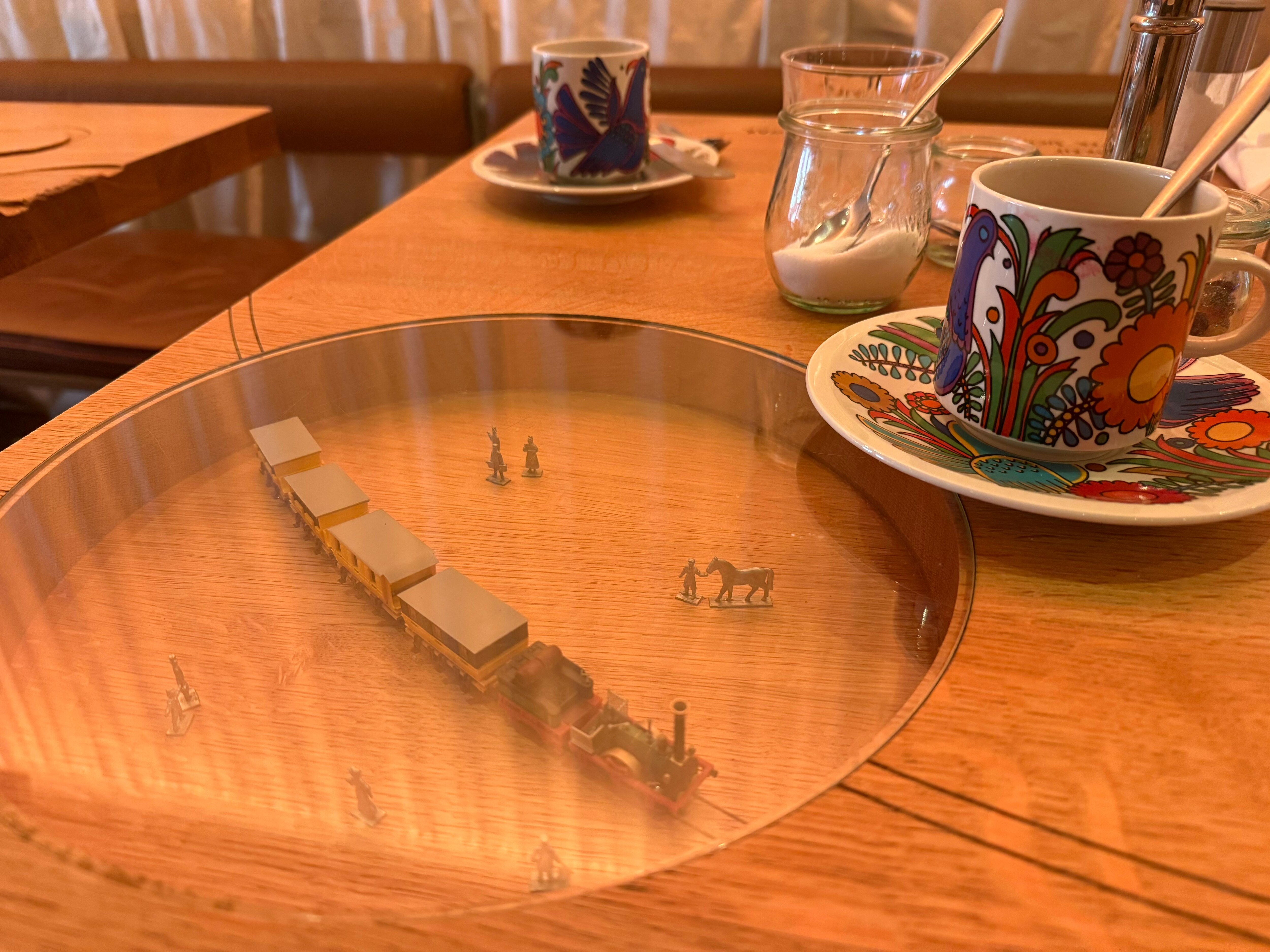 Cute dishes !!!