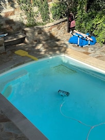 Sand in pool upon arrival.