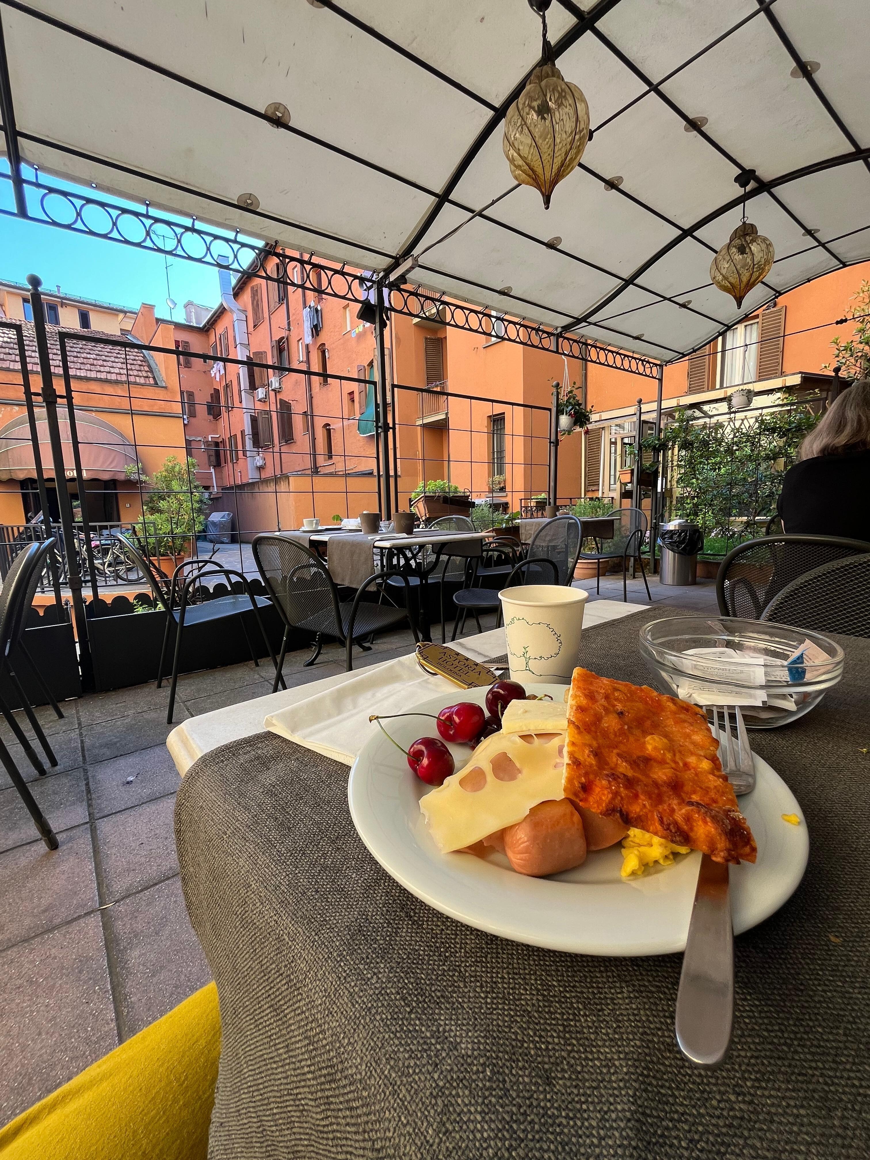 Wonderful breakfast spread on the back patio. 