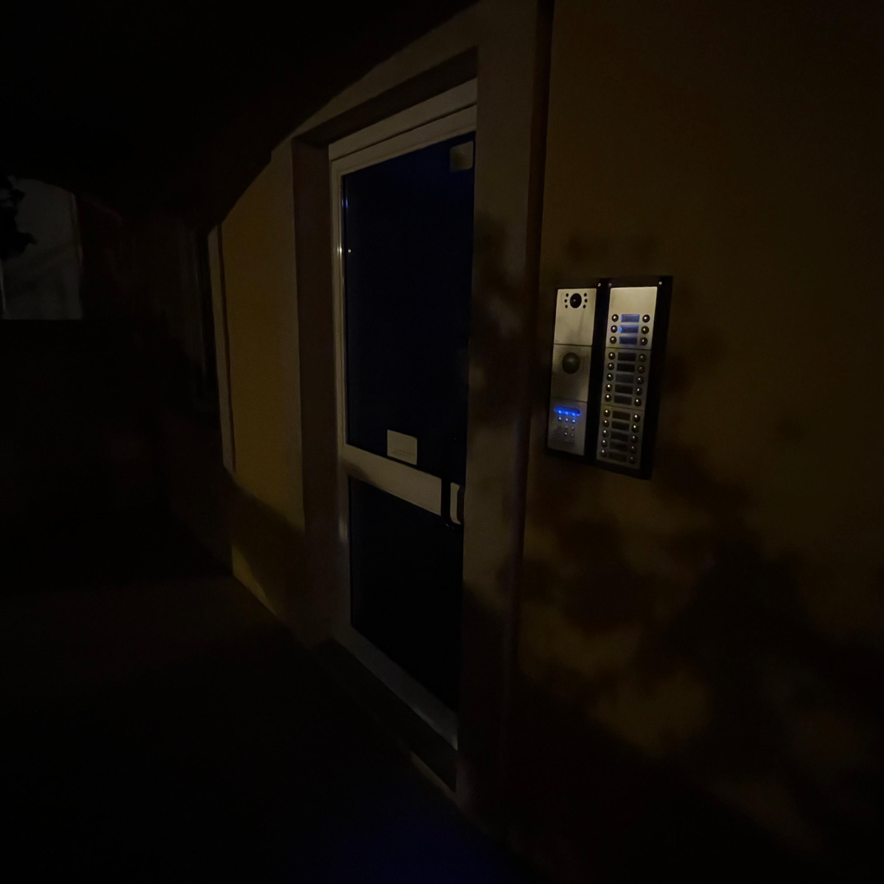 Entrance - no lighting