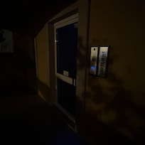 Entrance - no lighting